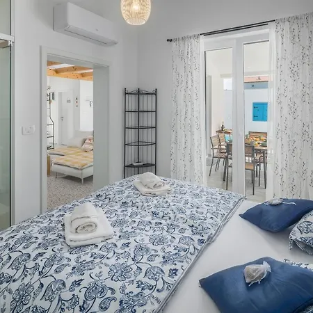 Spacious House In Istria Peroj