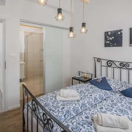 Spacious House In Istria וילה פרוי