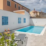 Villa Spacious House In Istria